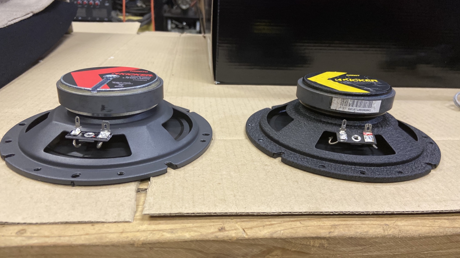 KICKERスピーカーCSシリーズとKSシリーズの違い ボディショップ アクセル公式ブログ