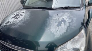 劣化したボンネット塗装
