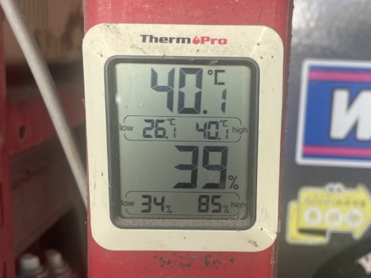 40℃超えの温度計