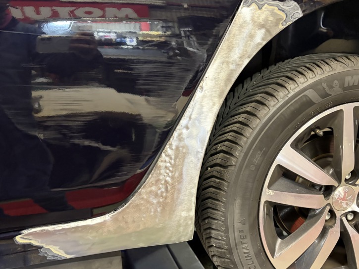 プジョー308板金修理