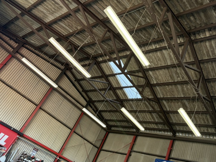 工場の蛍光灯LED化