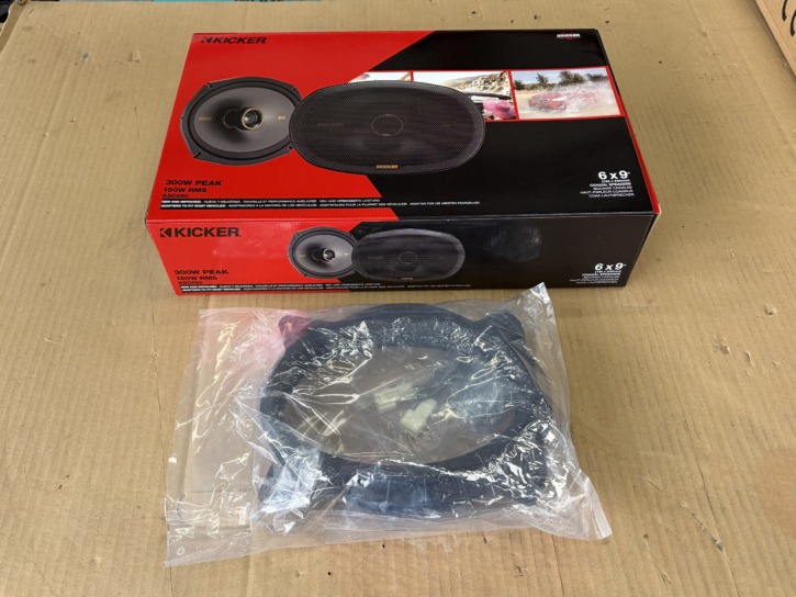 KICKER KSC6904