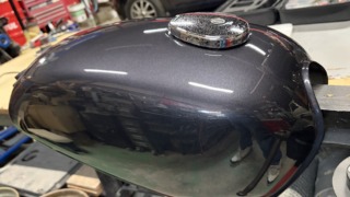 カワサキ・250TRのタンク