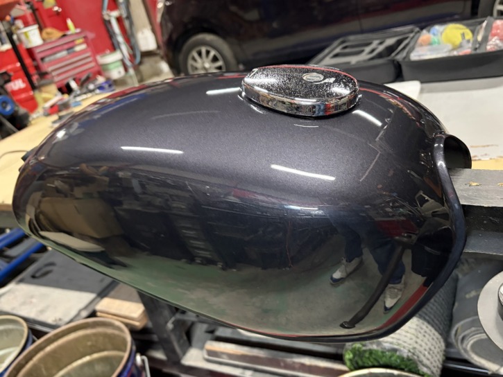 カワサキ・250TRのタンク